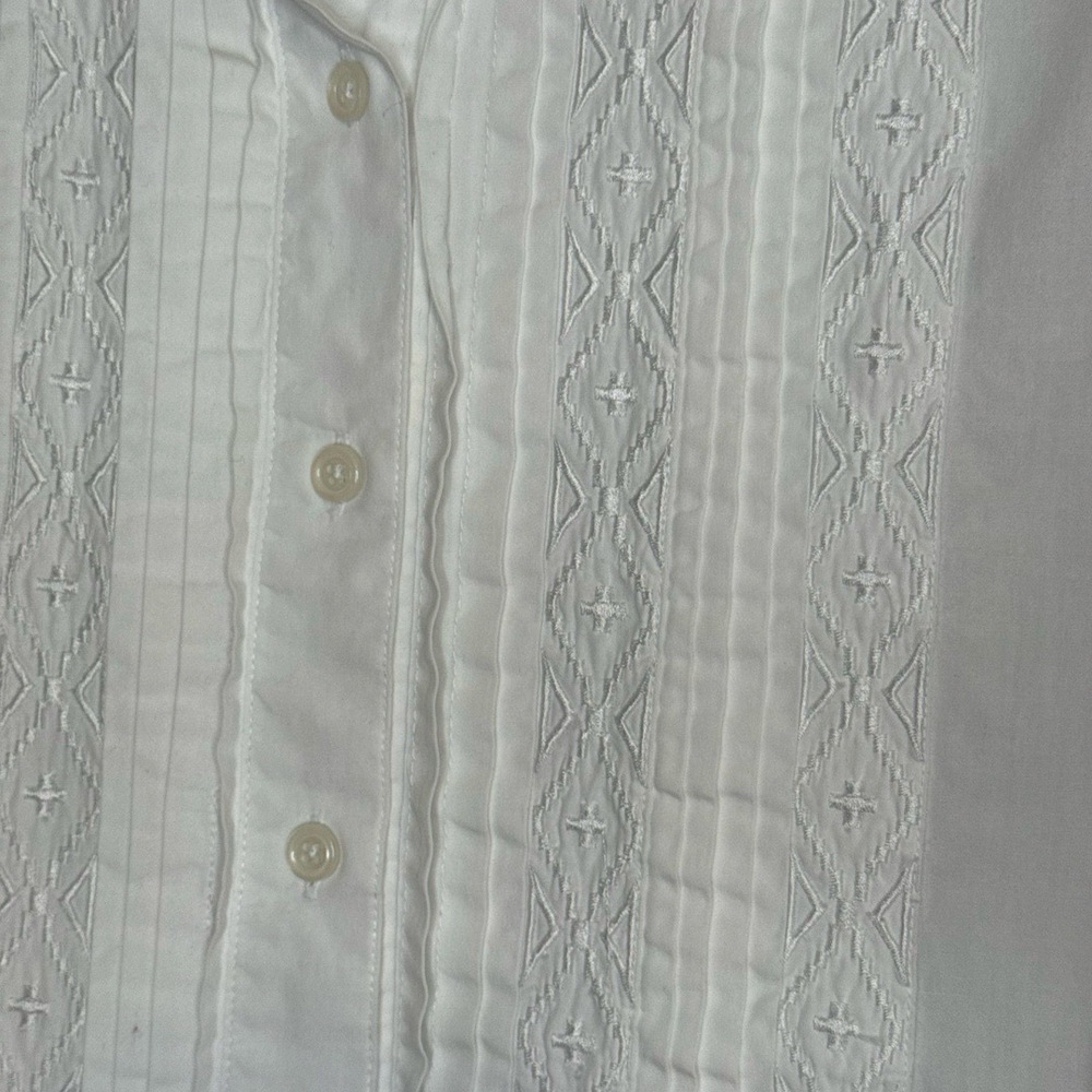 Wrangler White Women's Pintuck Front Button-Down Shirt - Picture 3 of 7